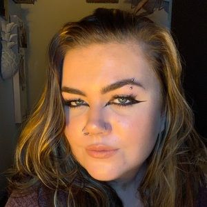 Meet your Posher, Karissa